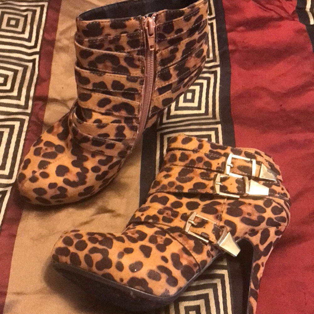 Dress boots